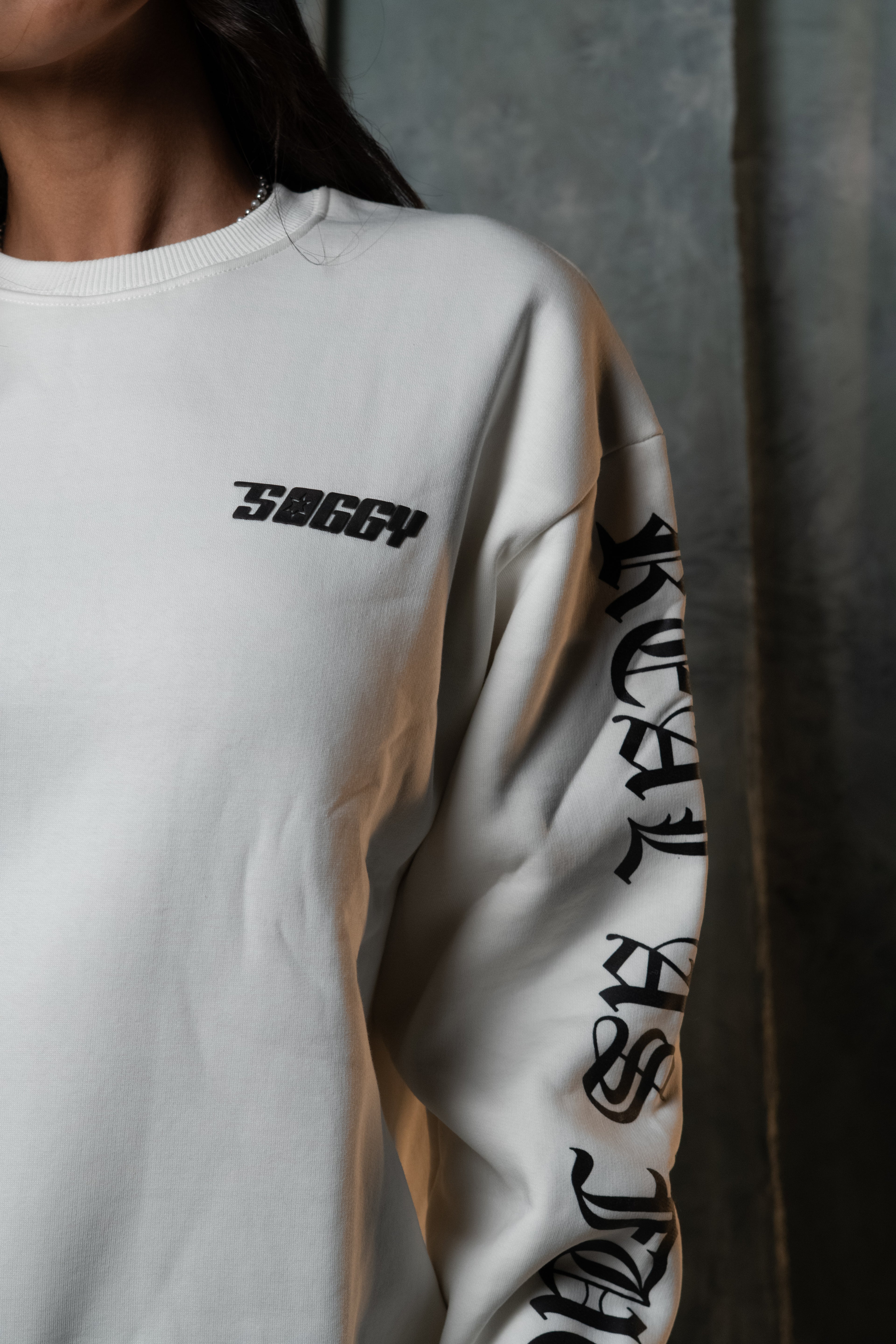 White street hustler crewneck ￼